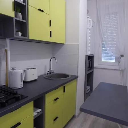 Pisztacia 2020 Apartament